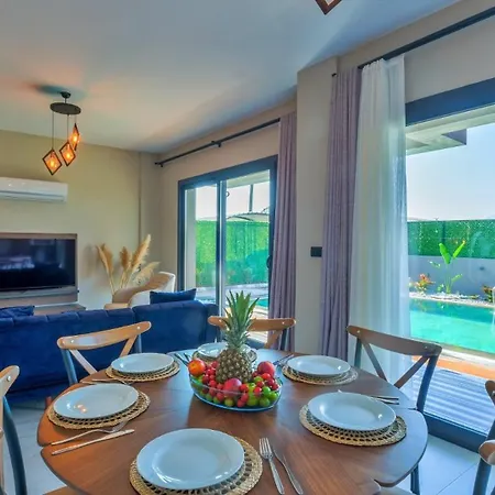 4 Bedroom - 3047 * Φετιγιέ