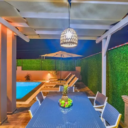4 Bedroom - 3047 Φετιγιέ