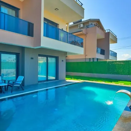 4 Bedroom - 3047 * Φετιγιέ