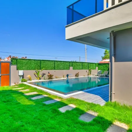 4 Bedroom - 3047 Βίλα