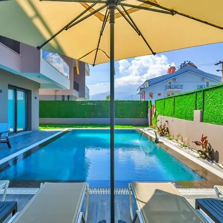 4 Bedroom - 3047 Βίλα Φετιγιέ